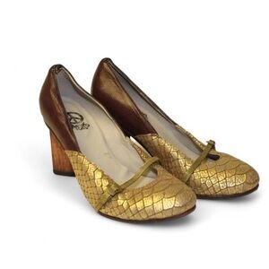 Vintage Y2K Mere Gold and Brown Block Heel Mary Jane Pumps